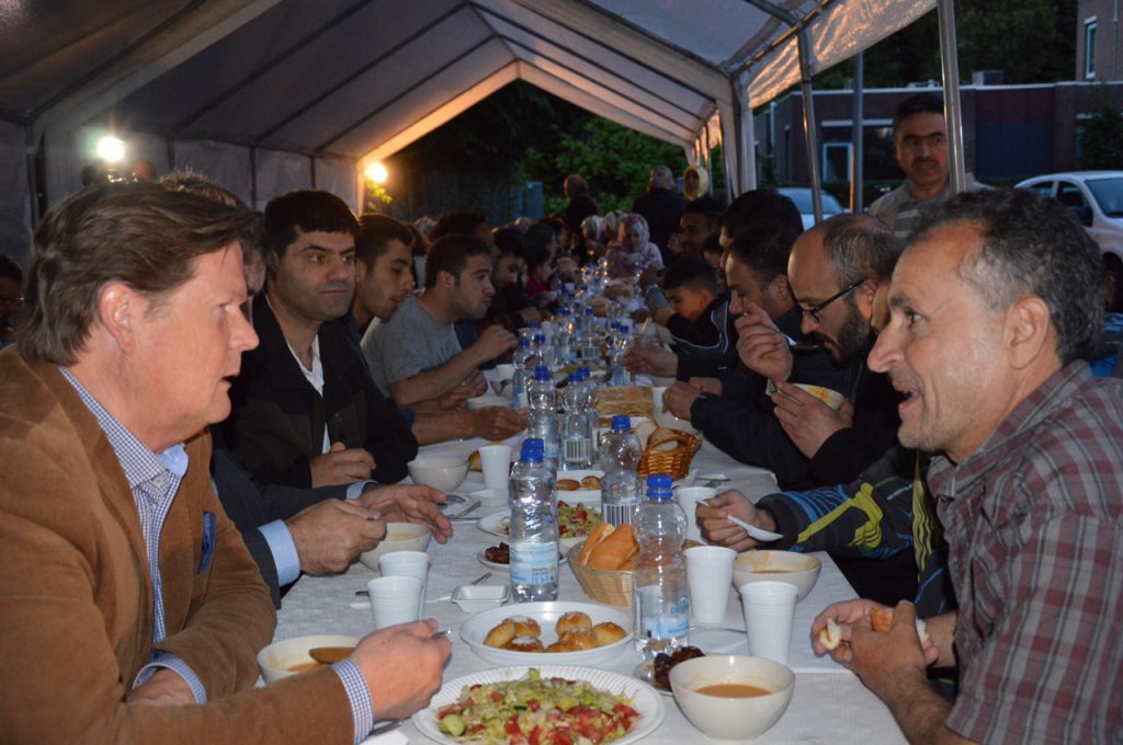 Iftar diner met vluchtelingen